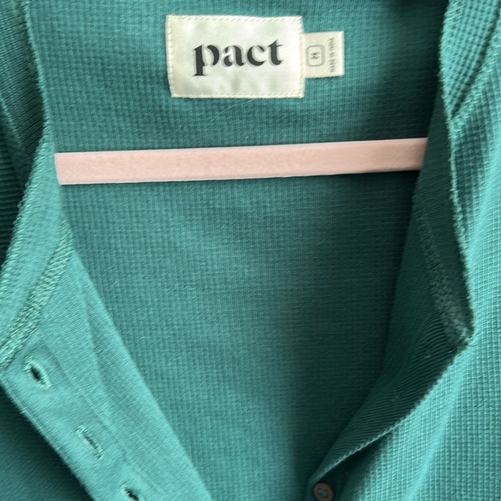 Pact Thermal Knit Shirt, size medium euc